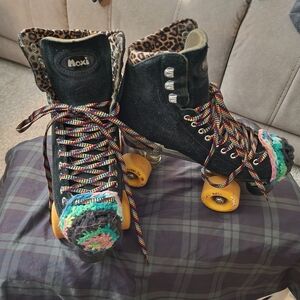Moxi Panthers Leopard Print High-Top Sneakers